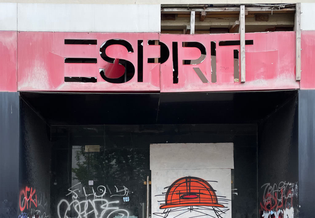Esprit ghost sign, Brighton